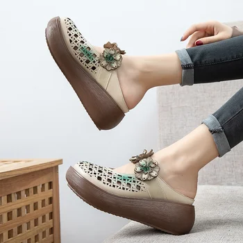 2021 Letné Šľapky Ženy Originálne Kožené Topánky Ručne vyrábané Kvet Listov Flip Flops Platformu Ženy Kliny, sandále, Papuče