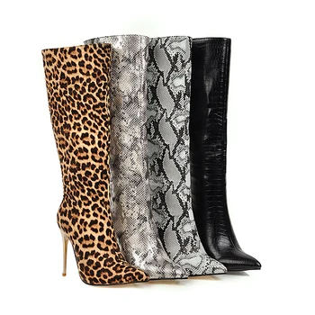 Európska ulici sexy ukázal prst koleno-vysoké topánky serpentíny leopard koberčeky zips farba zodpovedajúce vysoké podpätky dámske jazdecké topánky